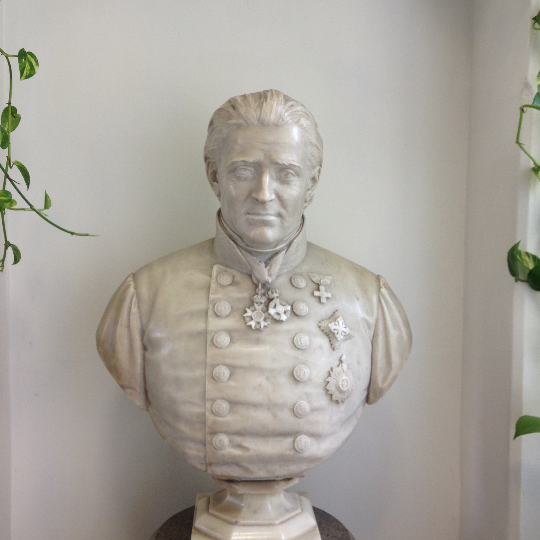 Alessandro Riberi's bust -01.jpg
